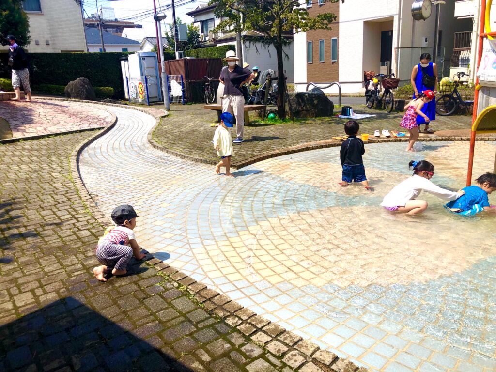 中道公園のじゃぶじゃぶ池